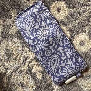 GAIAM Silk Weighted Eye Pillow w Lavender